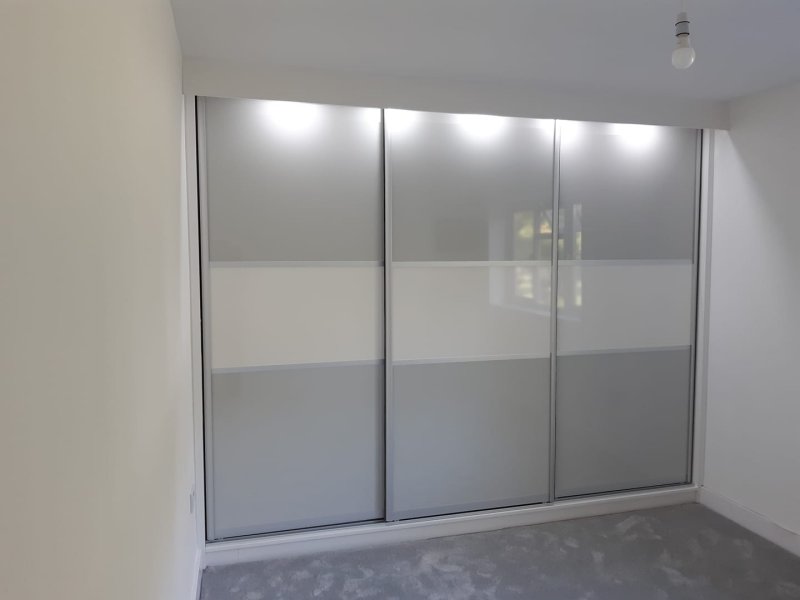 Hacienda white and painted oak dark grey