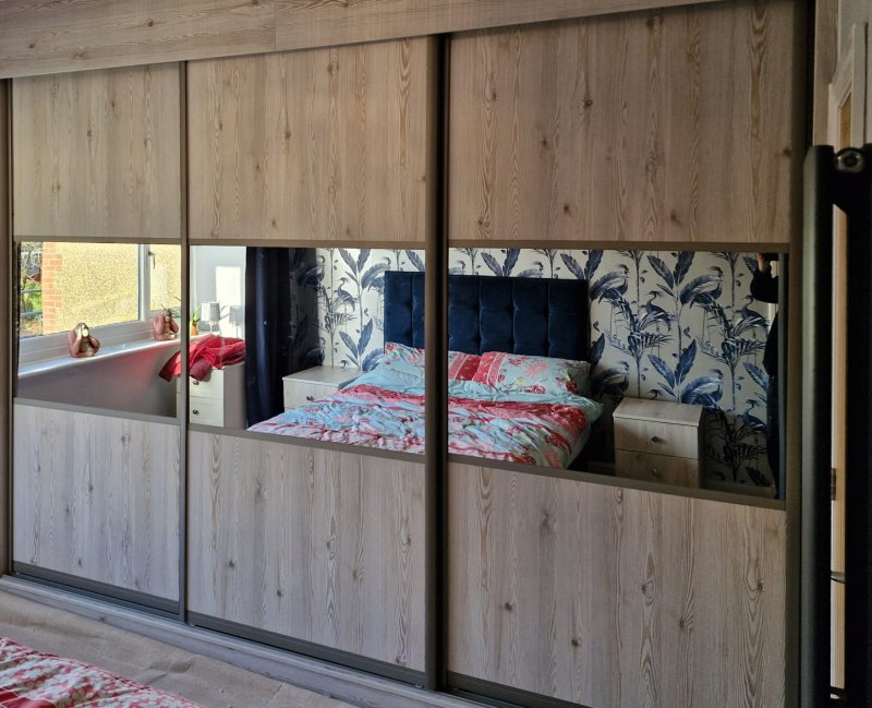 Hacienda white and painted oak dark grey
