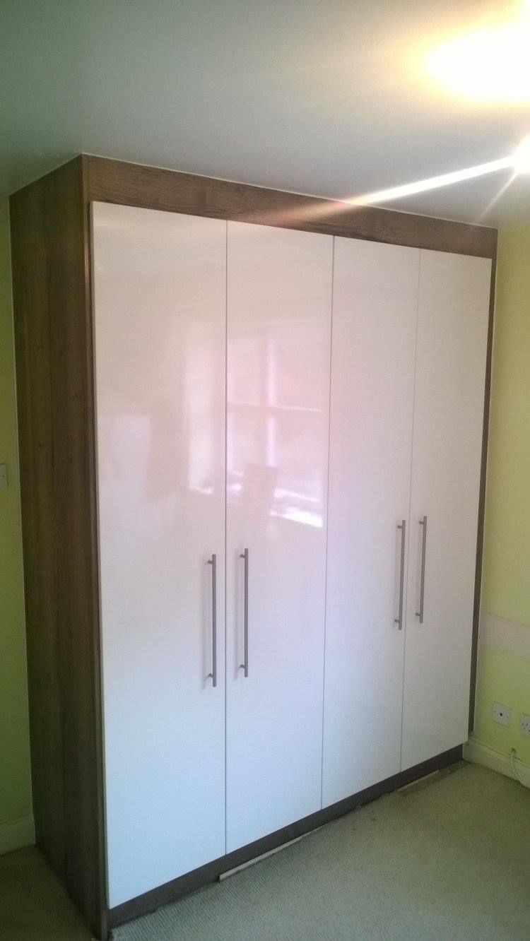 Cappuchino and cream gloss with mirror